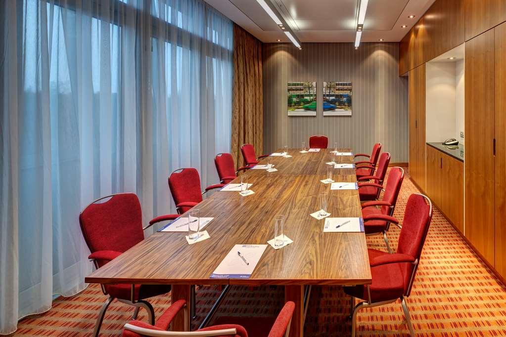 Hilton Garden Inn Frankfurt Airport Φραγκφούρτη Ανέσεις φωτογραφία Meeting room