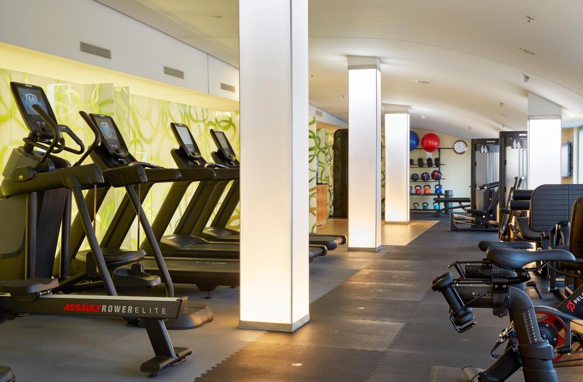 Hilton Garden Inn Frankfurt Airport Φραγκφούρτη Εξωτερικό φωτογραφία Fitness room