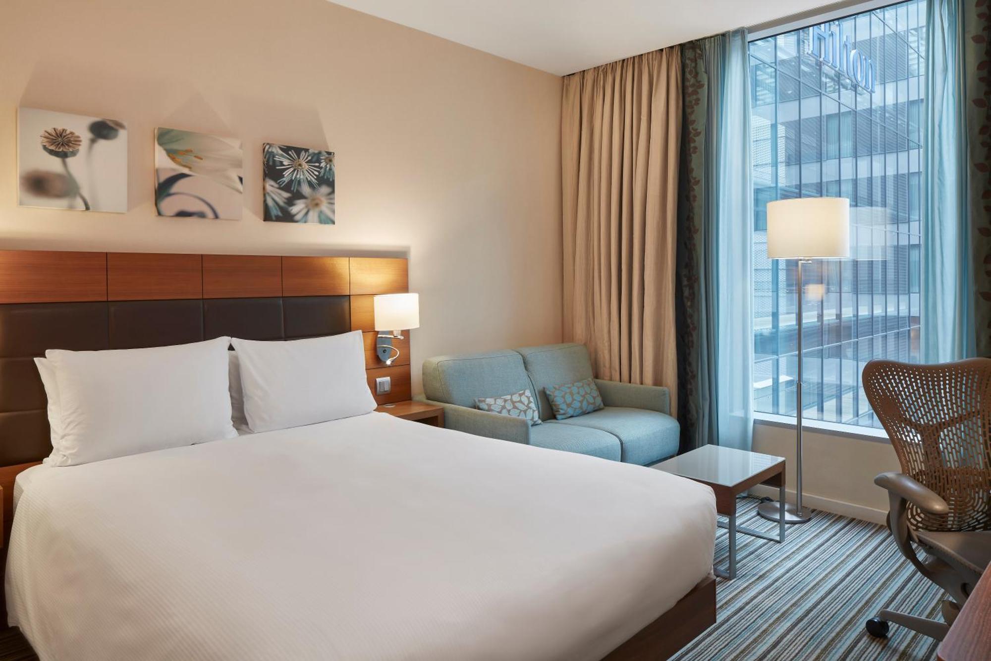 Hilton Garden Inn Frankfurt Airport Φραγκφούρτη Εξωτερικό φωτογραφία A room at Hilton London