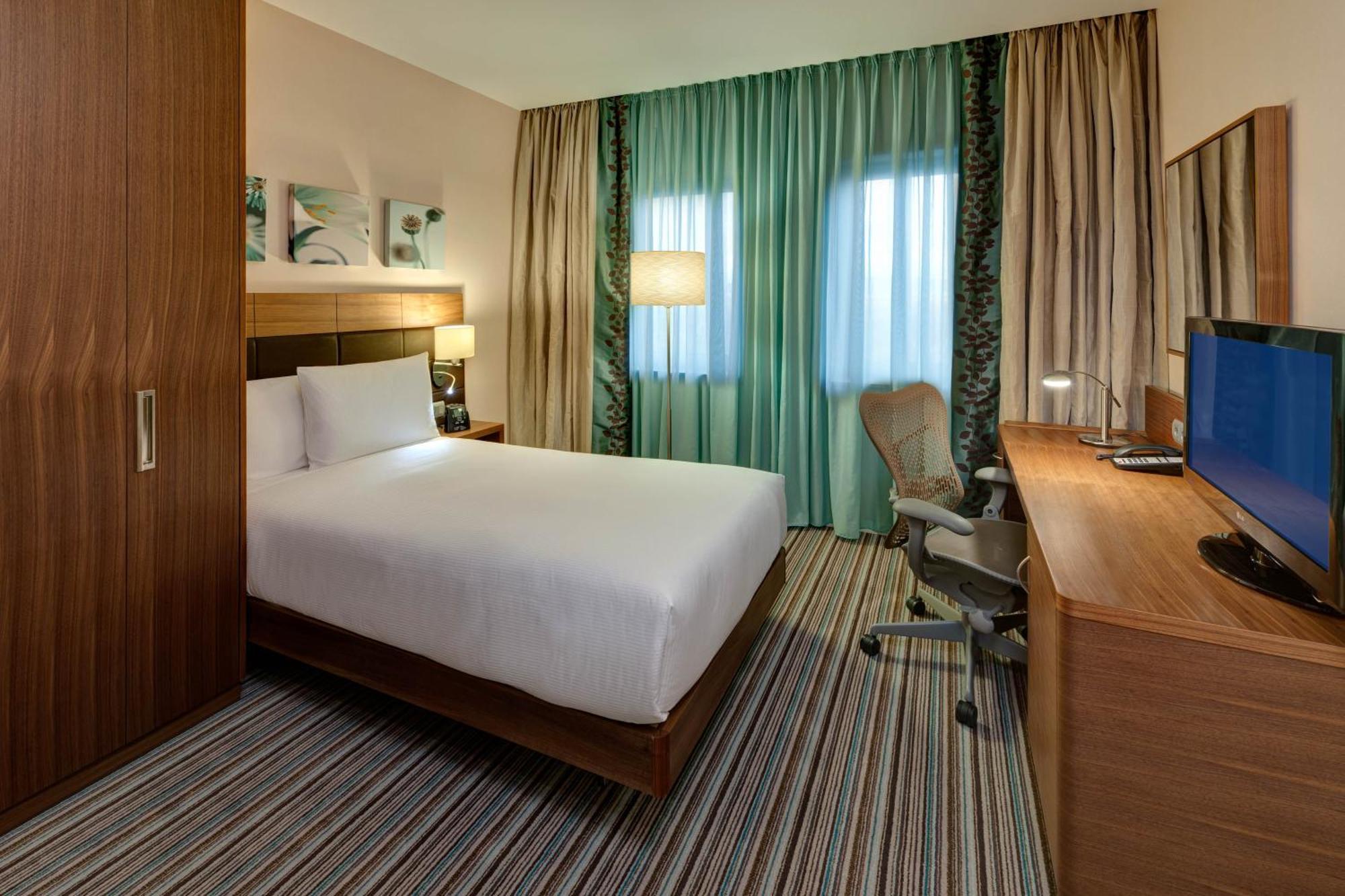 Hilton Garden Inn Frankfurt Airport Φραγκφούρτη Εξωτερικό φωτογραφία A room at the Hilton Vienna