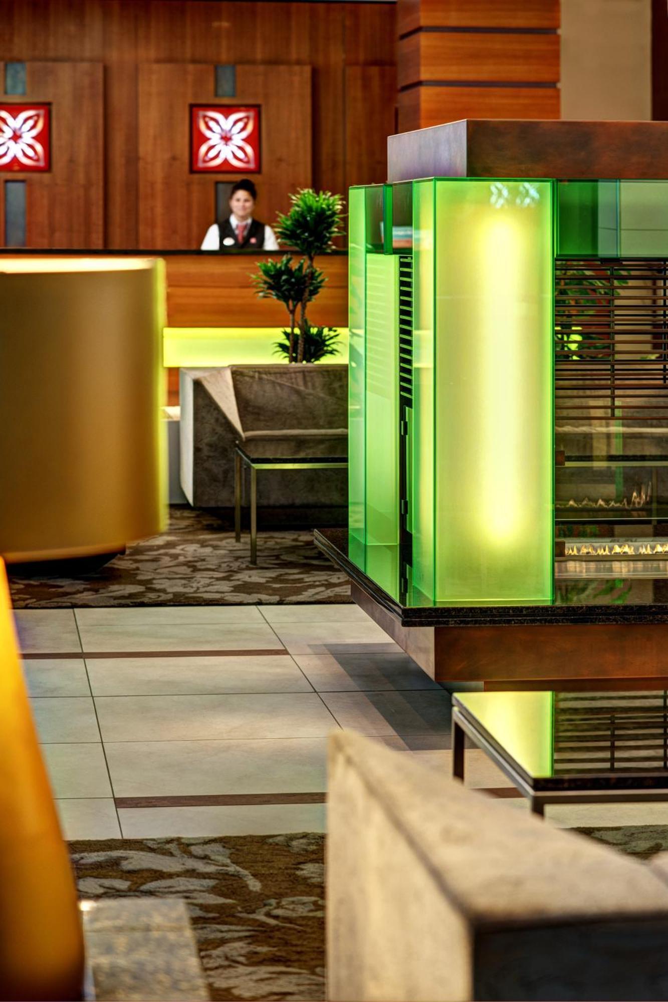 Hilton Garden Inn Frankfurt Airport Φραγκφούρτη Εξωτερικό φωτογραφία Reception desk