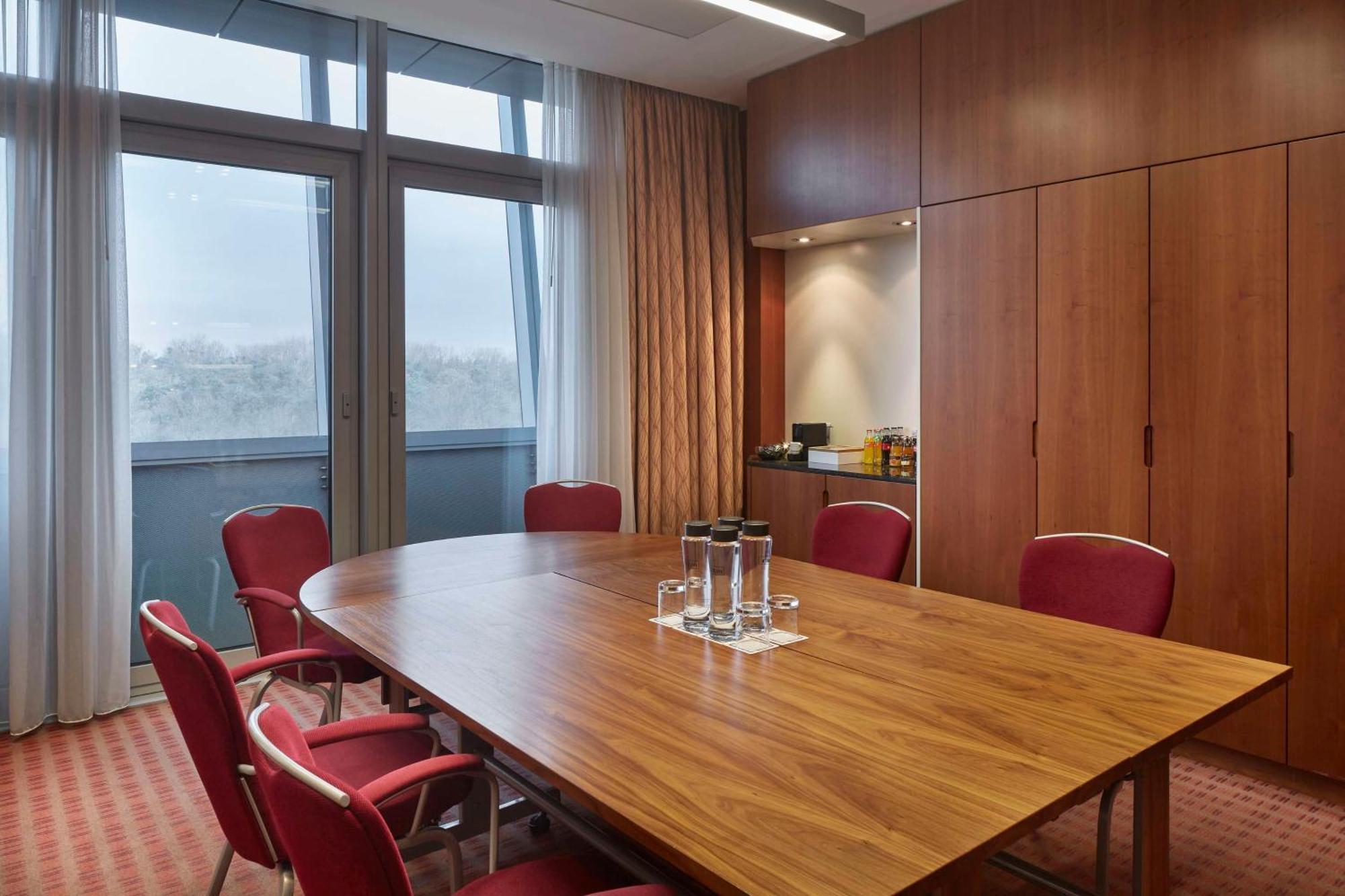 Hilton Garden Inn Frankfurt Airport Φραγκφούρτη Εξωτερικό φωτογραφία Meeting room