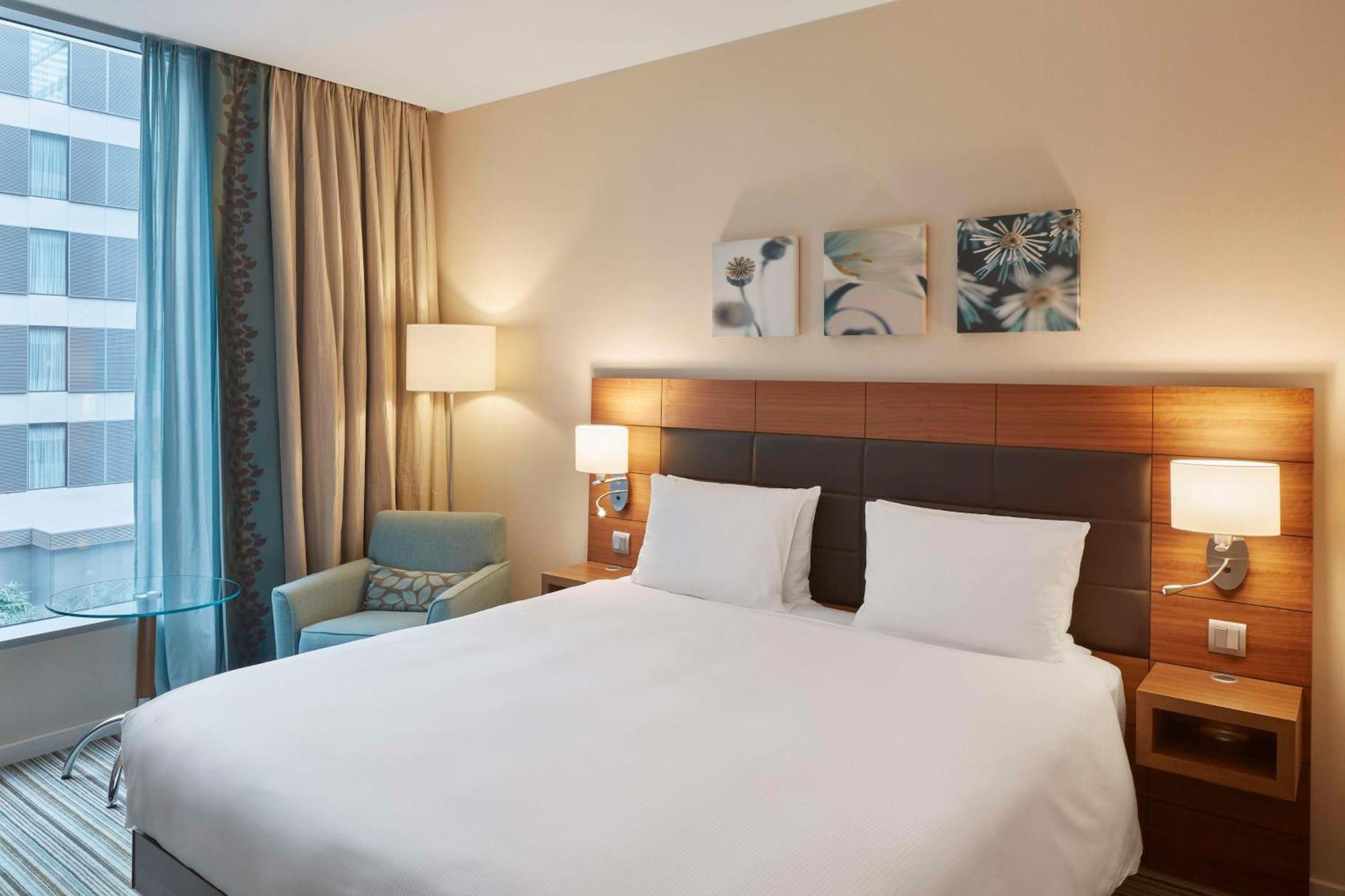 Hilton Garden Inn Frankfurt Airport Φραγκφούρτη Εξωτερικό φωτογραφία A room at the Hilton Vienna